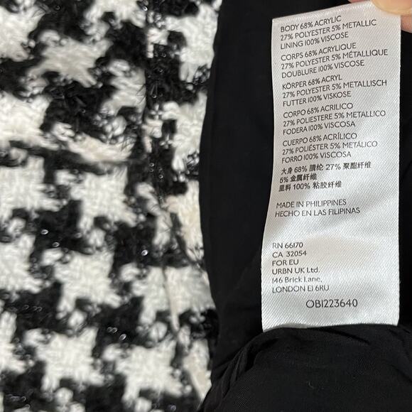 Anthropologie Evira Houndstooth Shine Tweed Mini Skirt Size 0 Black Zip Front - Picture 8 of 10